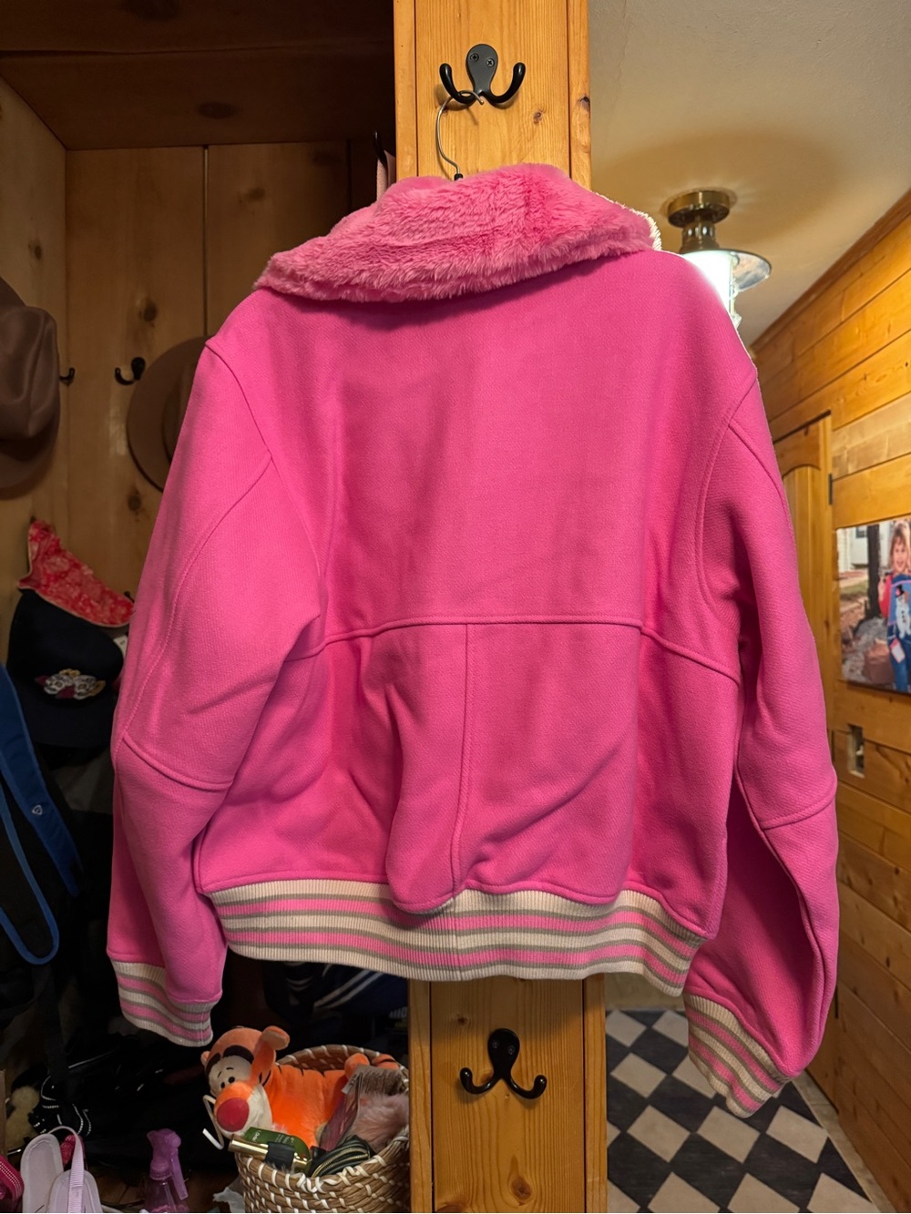 Nike Women’s Bright Pink Faux-Fur Collar Puffer Jacket